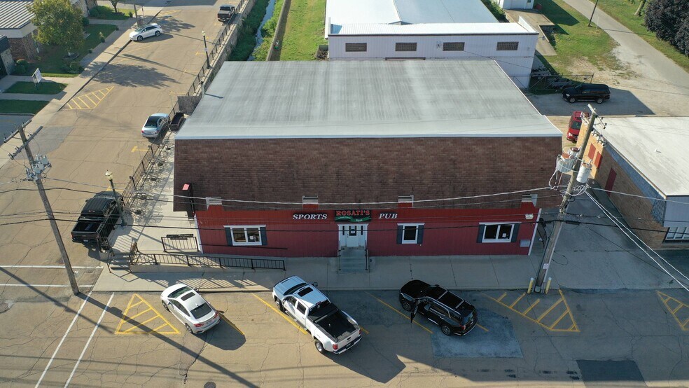 801 Sixth St, Mendota, IL à vendre - Photo de l’immeuble – Image 3 sur 34