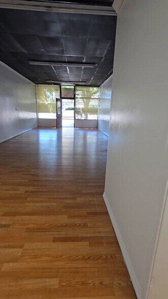 2327 E 1st St, Los Angeles, CA à louer - Vidéo sur l’annonce professionnelle – Image 3 sur 22
