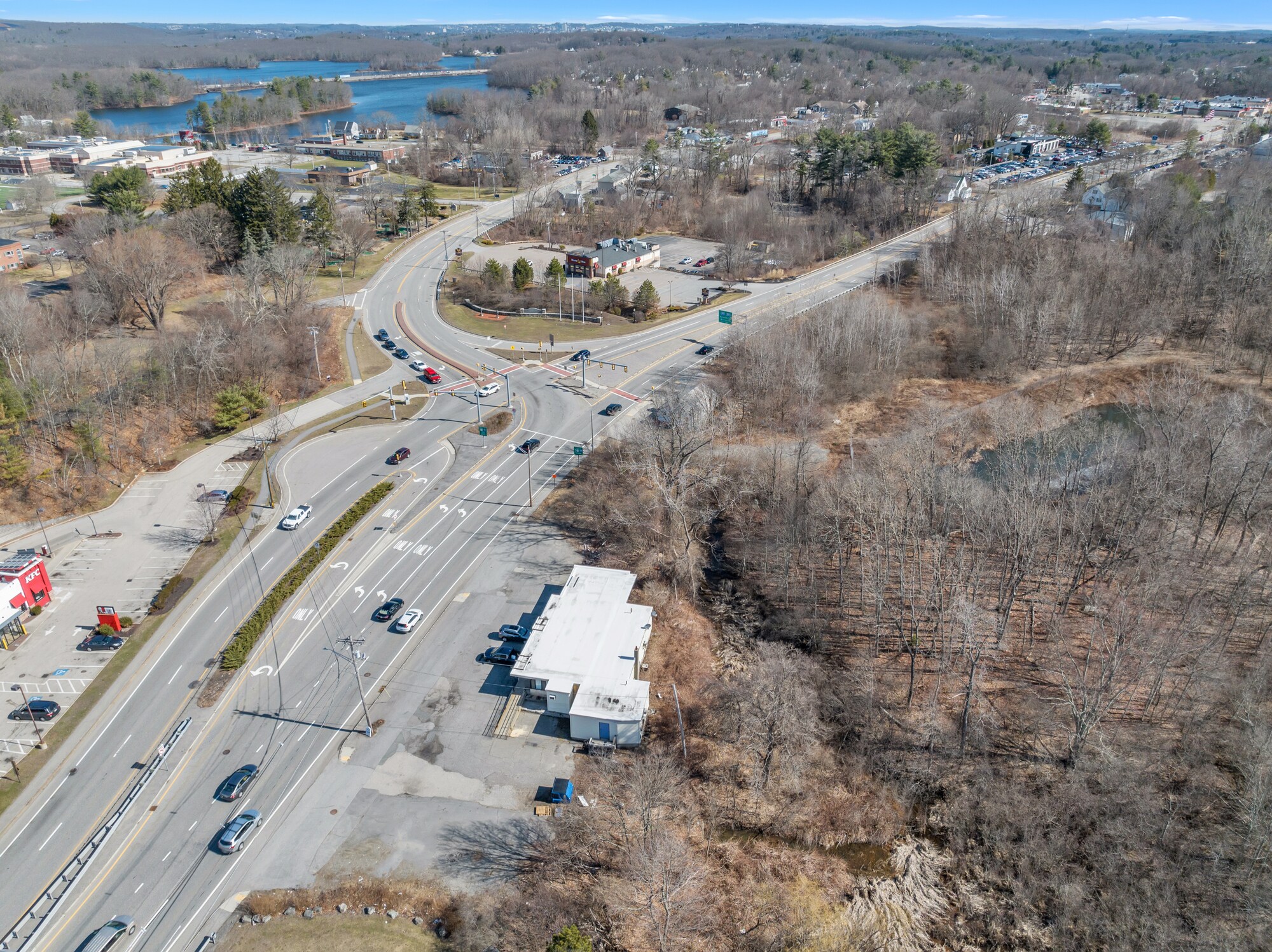 809 Southbridge St, Auburn, MA à vendre Photo principale– Image 1 sur 8