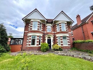 Plus de détails pour 226 Brettell Ln, Stourbridge - Santé à vendre