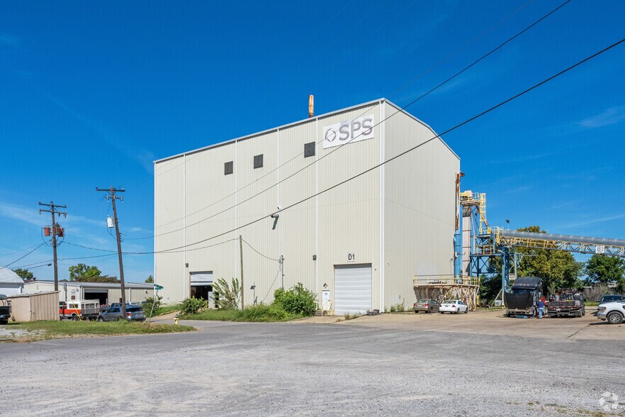Industrial Manufacturing Plant portefeuille de 4 biens à vendre sur LoopNet.fr - Photo de l’immeuble – Image 3 sur 21