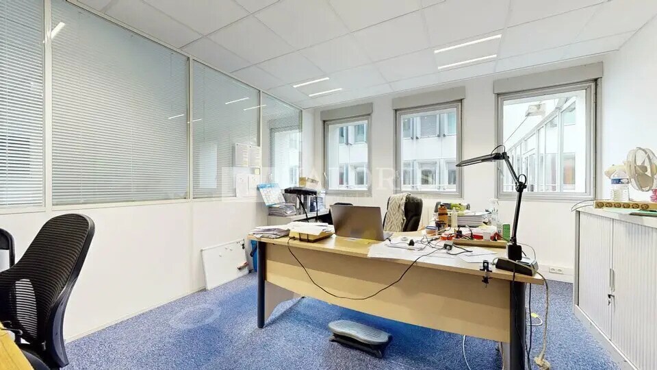 Bureau dans Écully à vendre - Photo de l’immeuble – Image 1 sur 8