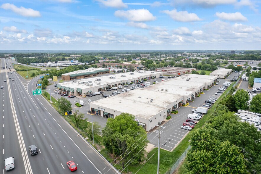 7210-7242 Nathan Ct, Manassas, VA à vendre - Photo de l’immeuble – Image 2 sur 8