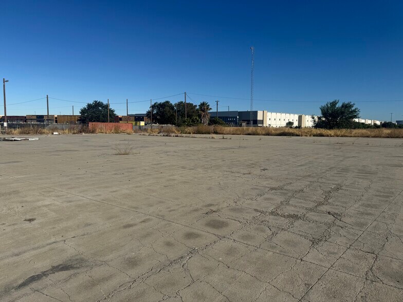 23900 Darrigo Dr, Tracy, CA à vendre - Photo de l’immeuble – Image 3 sur 21
