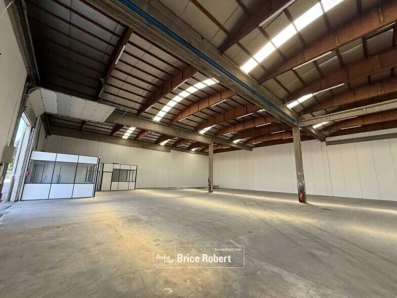 Bureau dans Saint-Priest à louer - Photo intérieure – Image 3 sur 6