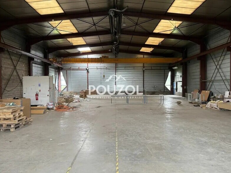 Local d’activités dans Riom à louer - Photo de l’immeuble – Image 1 sur 8