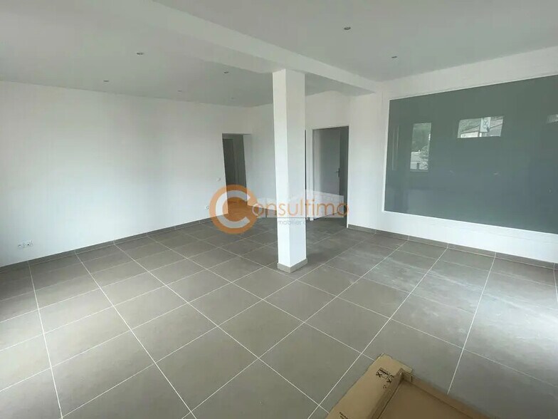 Bureau dans GÉNISSAC à louer - Photo intérieure – Image 3 sur 6