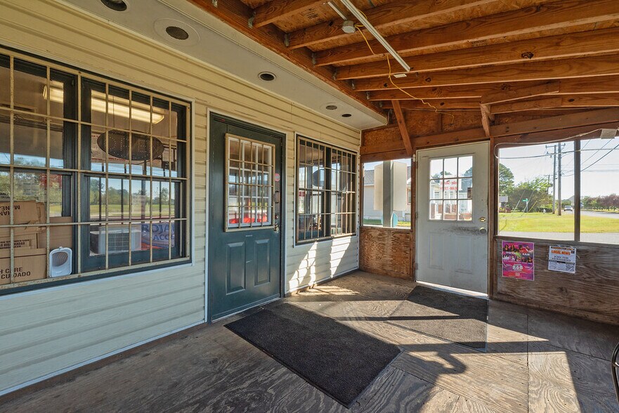 3608 E River Rd, South Chesterfield, VA à vendre - Photo de l’immeuble – Image 3 sur 17