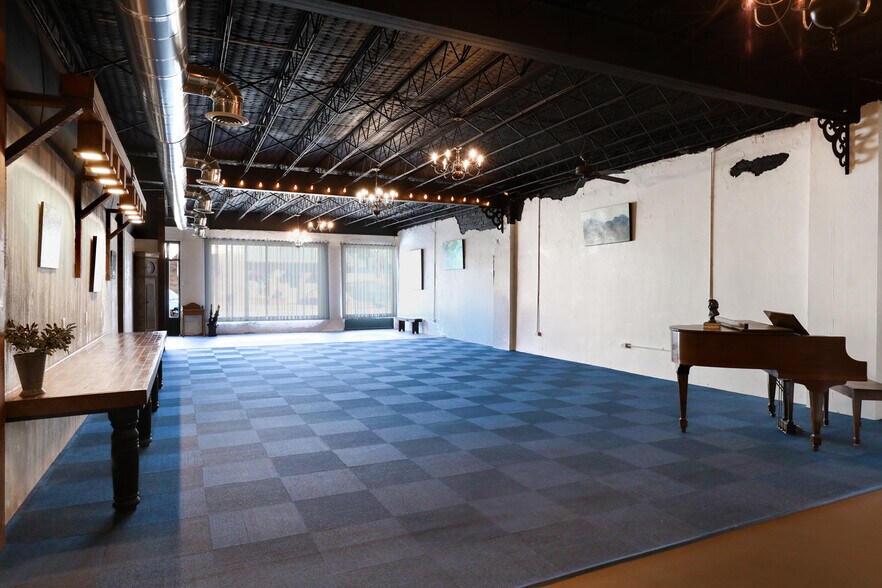 11 N Sage St, Toccoa, GA à louer - Photo de l’immeuble – Image 2 sur 10