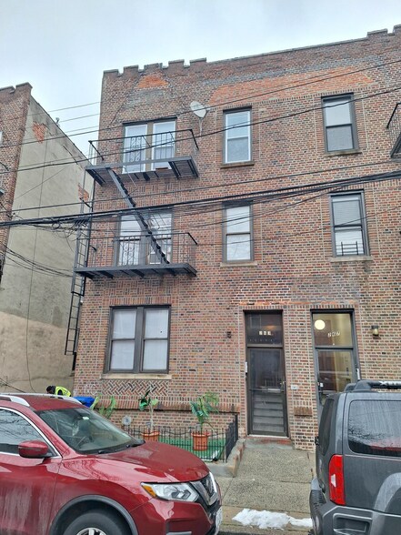 263 E 46th St, Brooklyn, NY à vendre - Photo de l’immeuble – Image 2 sur 2