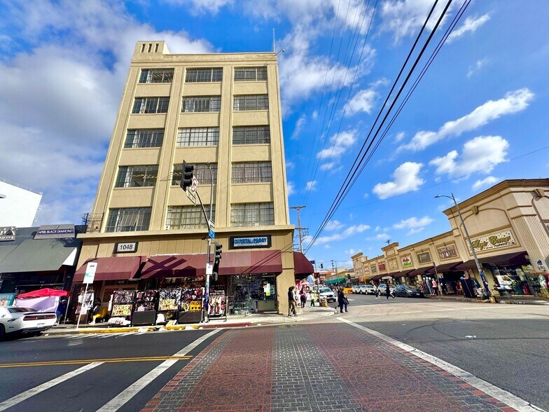 1048 Santee St, Los Angeles, CA à louer - Photo de l’immeuble – Image 2 sur 10