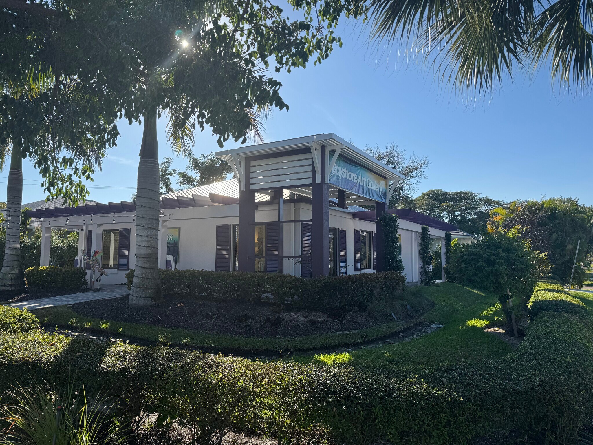 3954 Bayshore Dr, Naples, FL à vendre Photo de l’immeuble– Image 1 sur 9