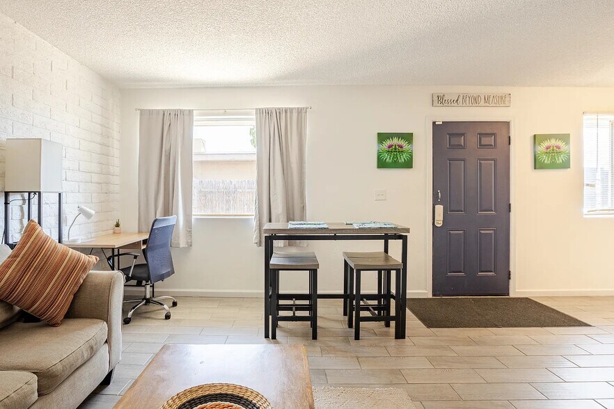 7031 N 80th Ave, Glendale, AZ à vendre - Photo de l’immeuble – Image 2 sur 19