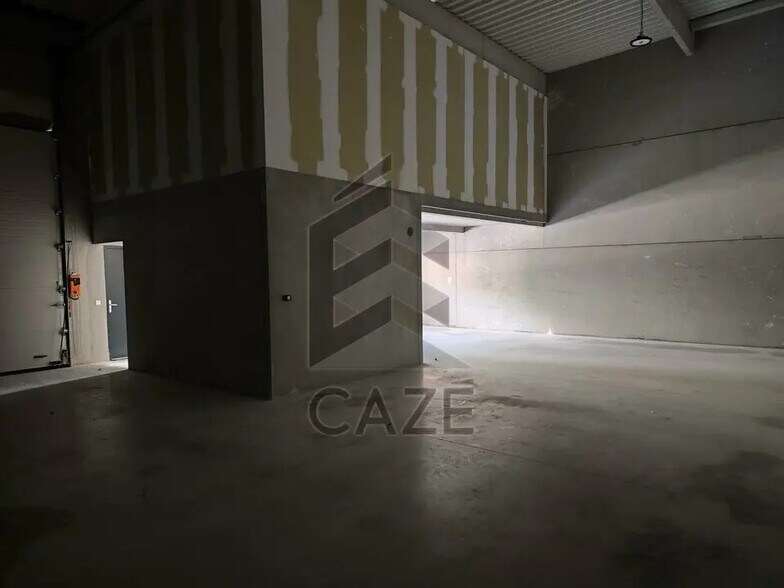 Local d'activités dans Izon à vendre - Photo intérieure – Image 2 sur 6