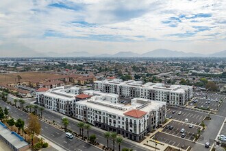 14817 Foothill Blvd, Fontana, CA - Vue aérienne  vue de carte
