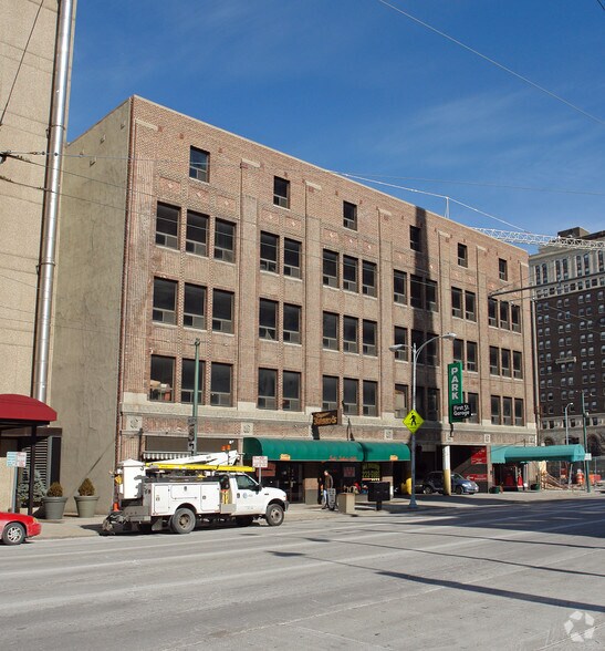 21 W 1st St, Dayton, OH à vendre - Photo de l’immeuble – Image 2 sur 2