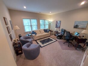 101 Cloister Ct, Chapel Hill, NC à louer Photo intérieure– Image 1 sur 2