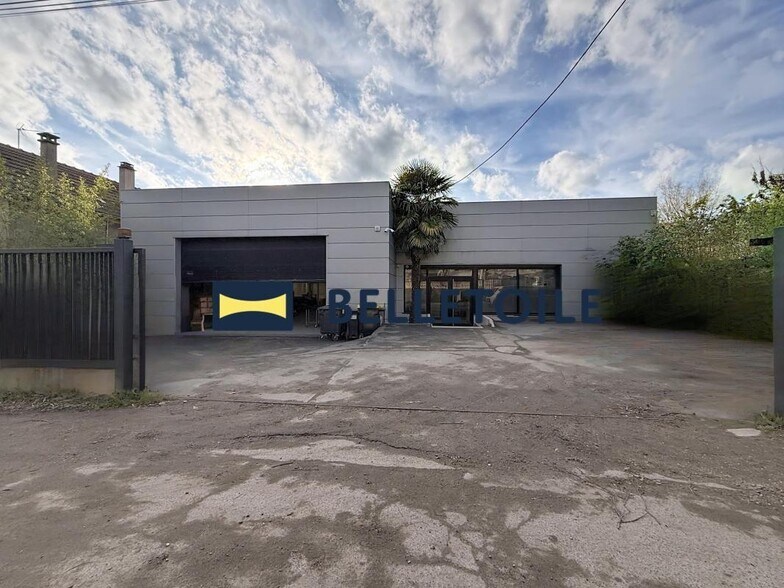 Industriel/Logistique dans Saint-Maur-des-Fossés à louer - Photo de l’immeuble – Image 2 sur 27
