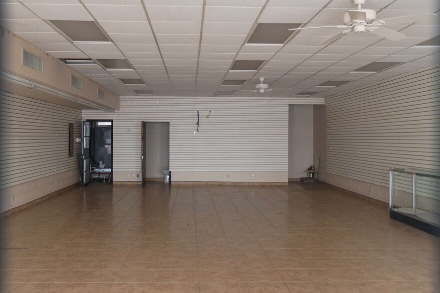 215 Salinas Ave, Laredo, TX à louer - Photo intérieure – Image 2 sur 2