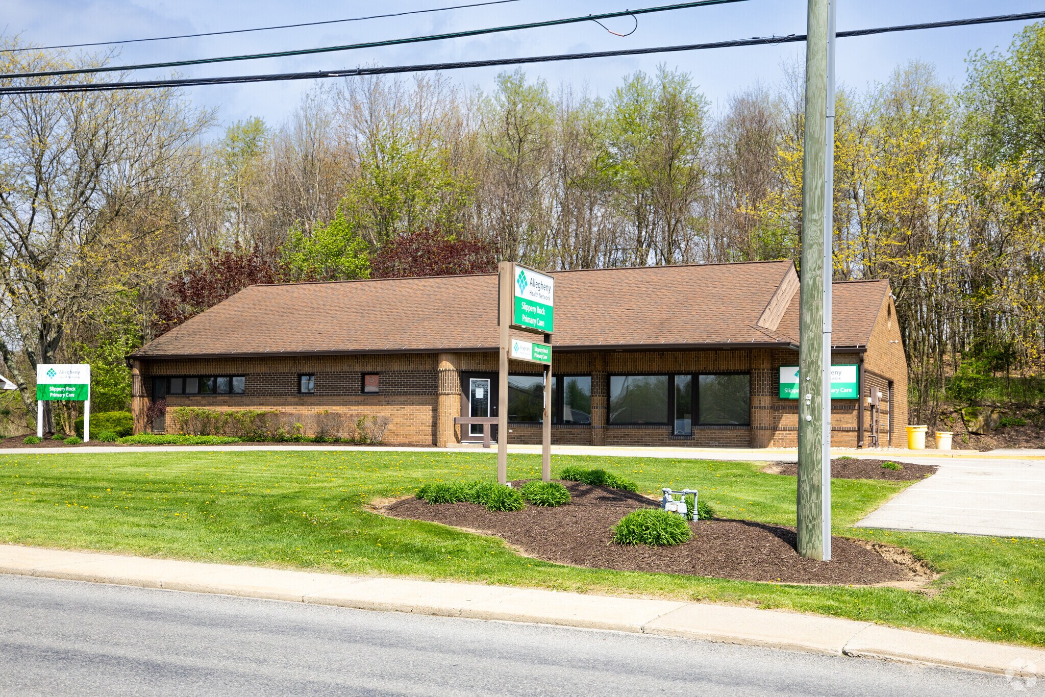 621 Kelly Blvd, Slippery Rock, PA à vendre Photo principale– Image 1 sur 4