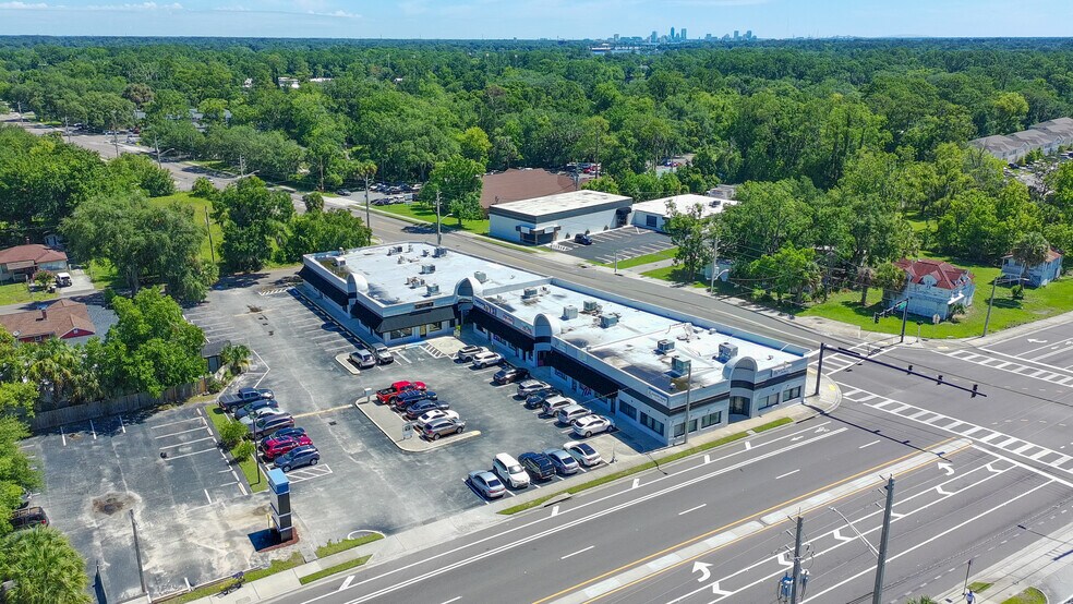 6011-6025 103rd St, Jacksonville, FL à louer - Photo de l’immeuble – Image 2 sur 9