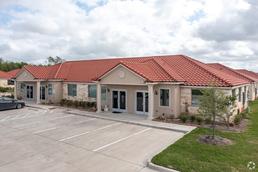 2743 Smith Ranch Rd, Pearland, TX à louer - Photo de l’immeuble – Image 1 sur 8