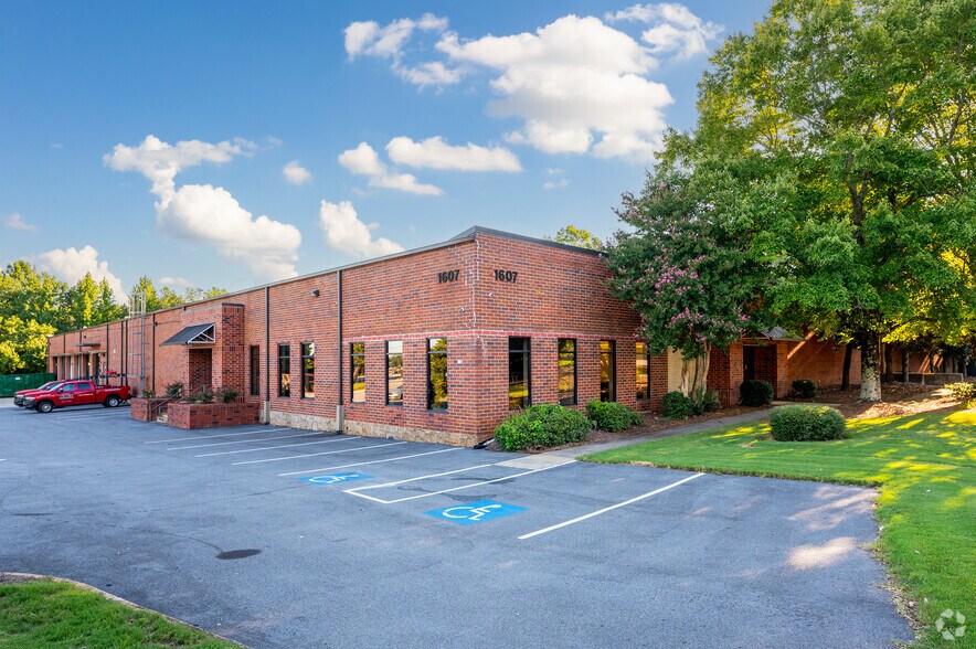 1607 Mountain Industrial Blvd, Stone Mountain, GA à louer - Photo de l’immeuble – Image 1 sur 8
