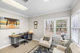 555 Sun Valley Dr, Roswell, GA à louer Photo intérieure– Image 2 sur 3