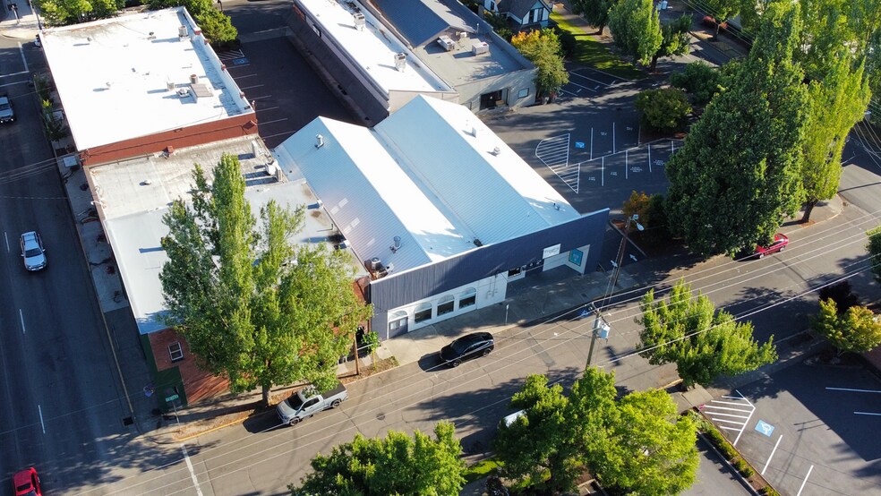 118-120 NE 4th St, Mcminnville, OR à vendre - Photo de l’immeuble – Image 2 sur 12