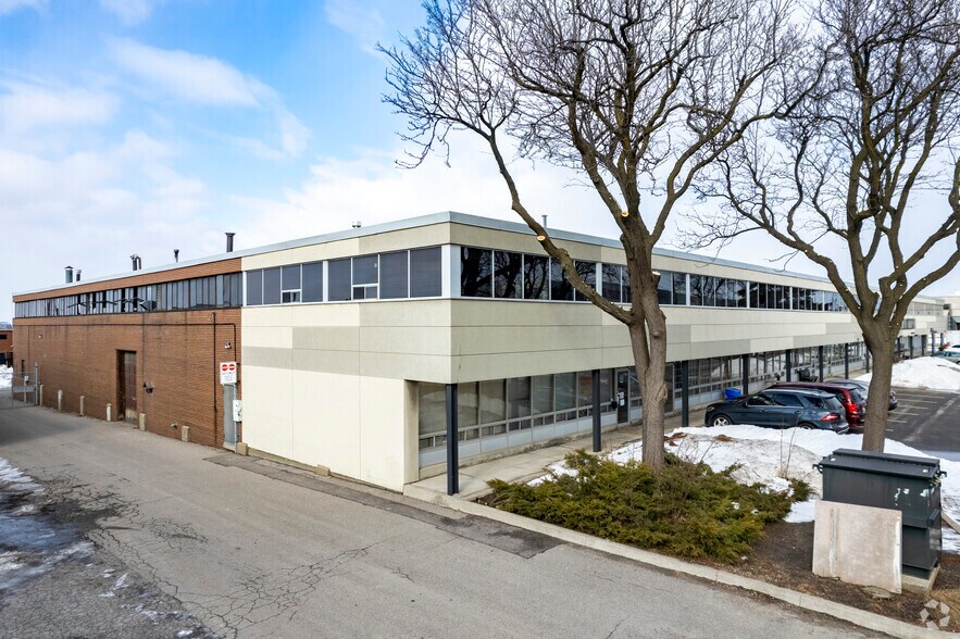 78 Signet Dr, Toronto, ON à louer - Photo de l’immeuble – Image 2 sur 5