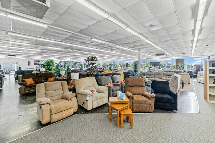 1436 Reynolds Rd, Maumee, OH à vendre - Photo de l’immeuble – Image 1 sur 31