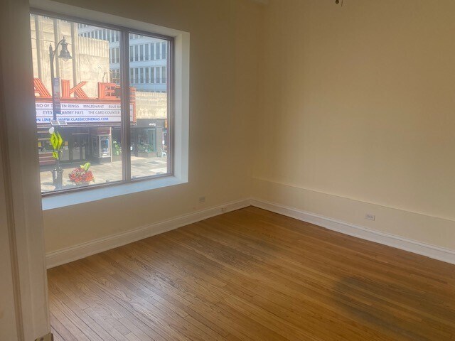 1029 Lake St, Oak Park, IL à louer - Photo de l’immeuble – Image 2 sur 11