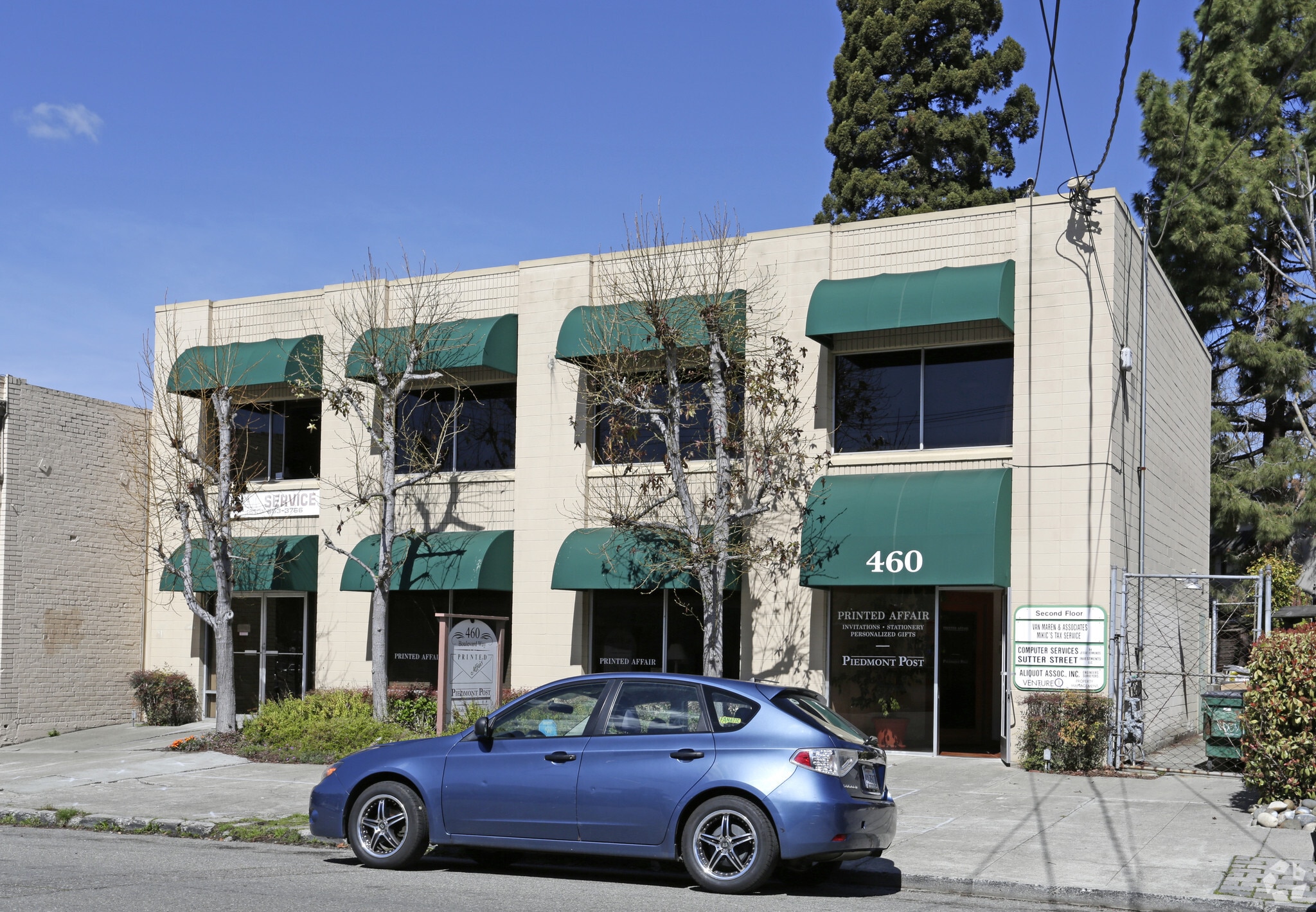 460 Boulevard Way, Oakland, CA à louer Photo principale– Image 1 sur 11