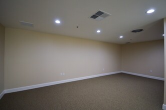 1500 Grant Ave, Novato, CA à louer Photo intérieure– Image 2 sur 8