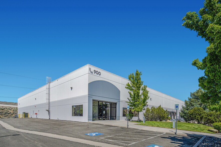 900 N Hills Blvd, Reno, NV à louer - Photo de l’immeuble – Image 2 sur 30