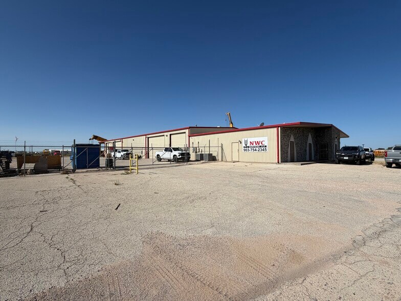 2135 W Interstate 20, Odessa, TX à louer - Photo de l’immeuble – Image 3 sur 24