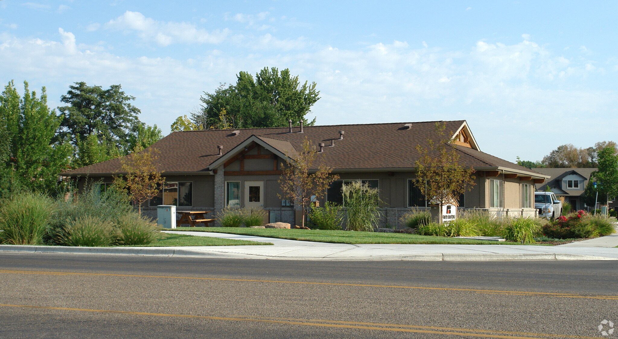 834 E Winding Creek Dr, Eagle, ID à louer Photo de l’immeuble– Image 1 sur 9
