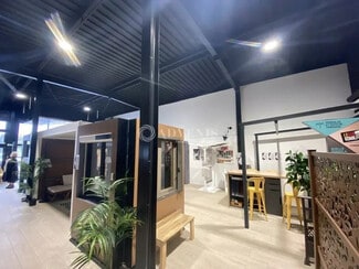 Plus de détails pour Local commercial à louer