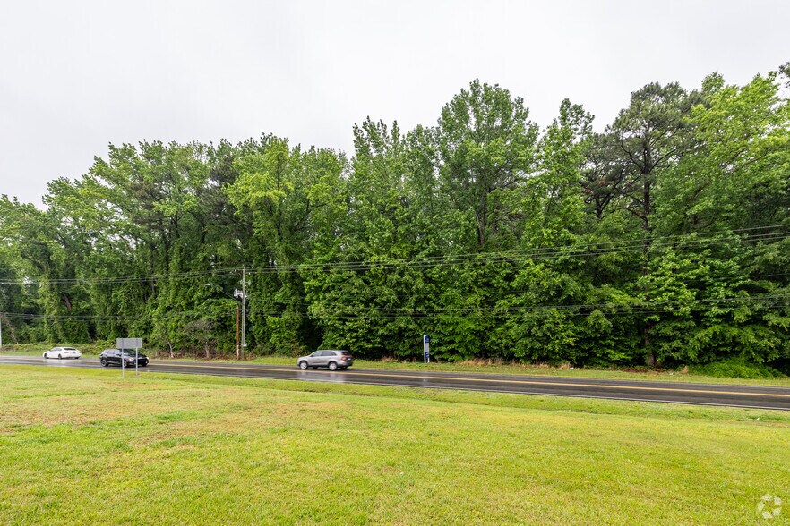 501 E Gannon Ave, Zebulon, NC à vendre - Photo principale – Image 1 sur 4