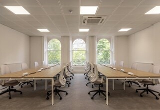 20 Grosvenor Gdns, Londres à louer Photo intérieure– Image 1 sur 4