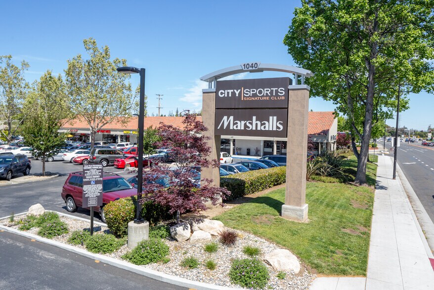 1040-1350 Grant Rd, Mountain View, CA à louer - Photo de l’immeuble – Image 3 sur 5