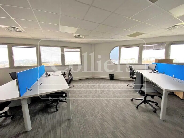 Bureau dans Marseille à louer - Photo de l’immeuble – Image 3 sur 21
