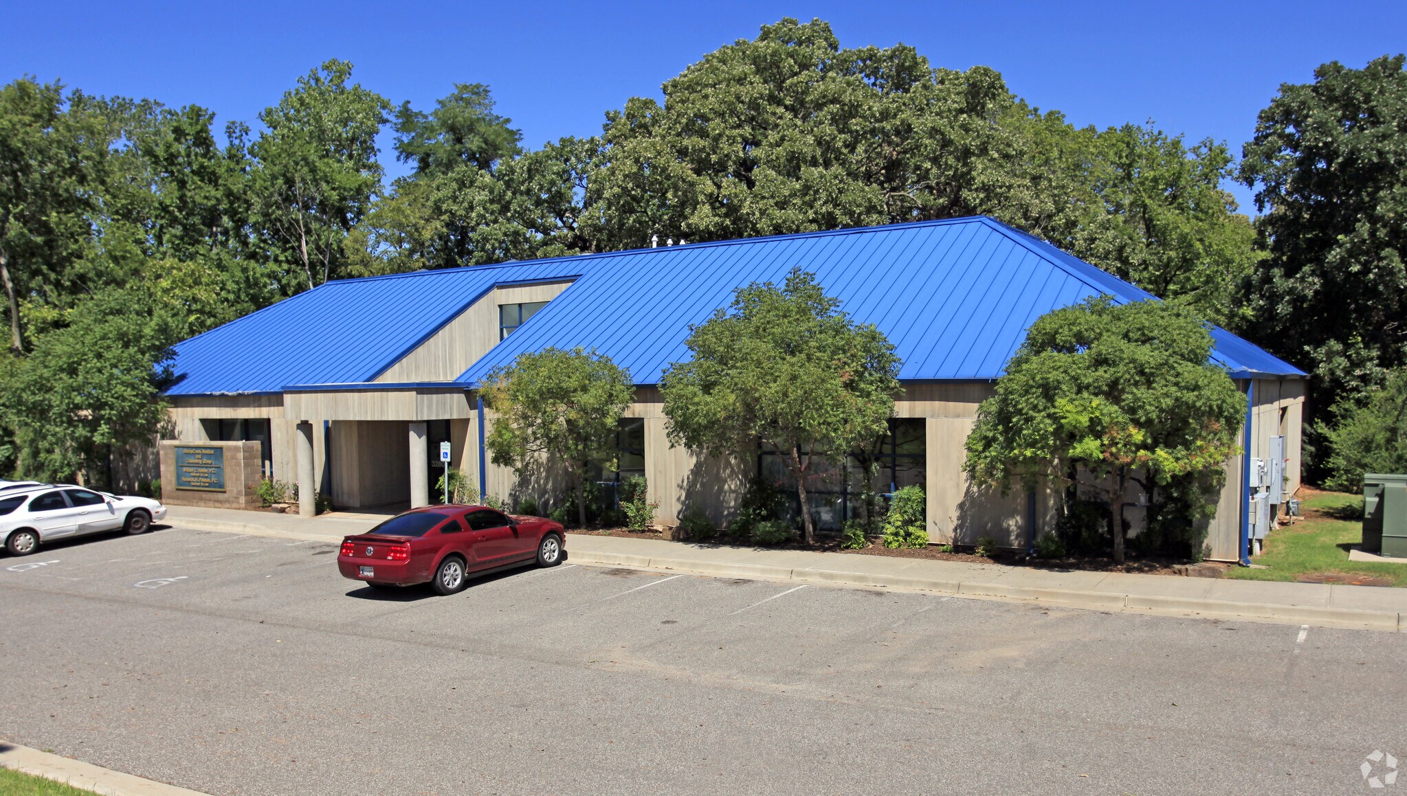 3280 Marshall Ave, Norman, OK à vendre Photo de l’immeuble– Image 1 sur 44