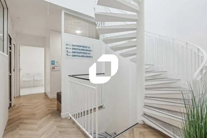 Bureau dans Levallois-Perret à vendre - Photo de l’immeuble – Image 2 sur 15