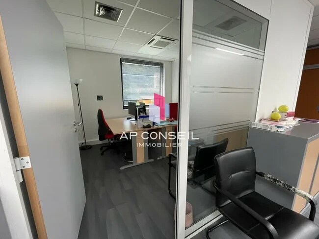 Plus de détails pour Bureau à vendre