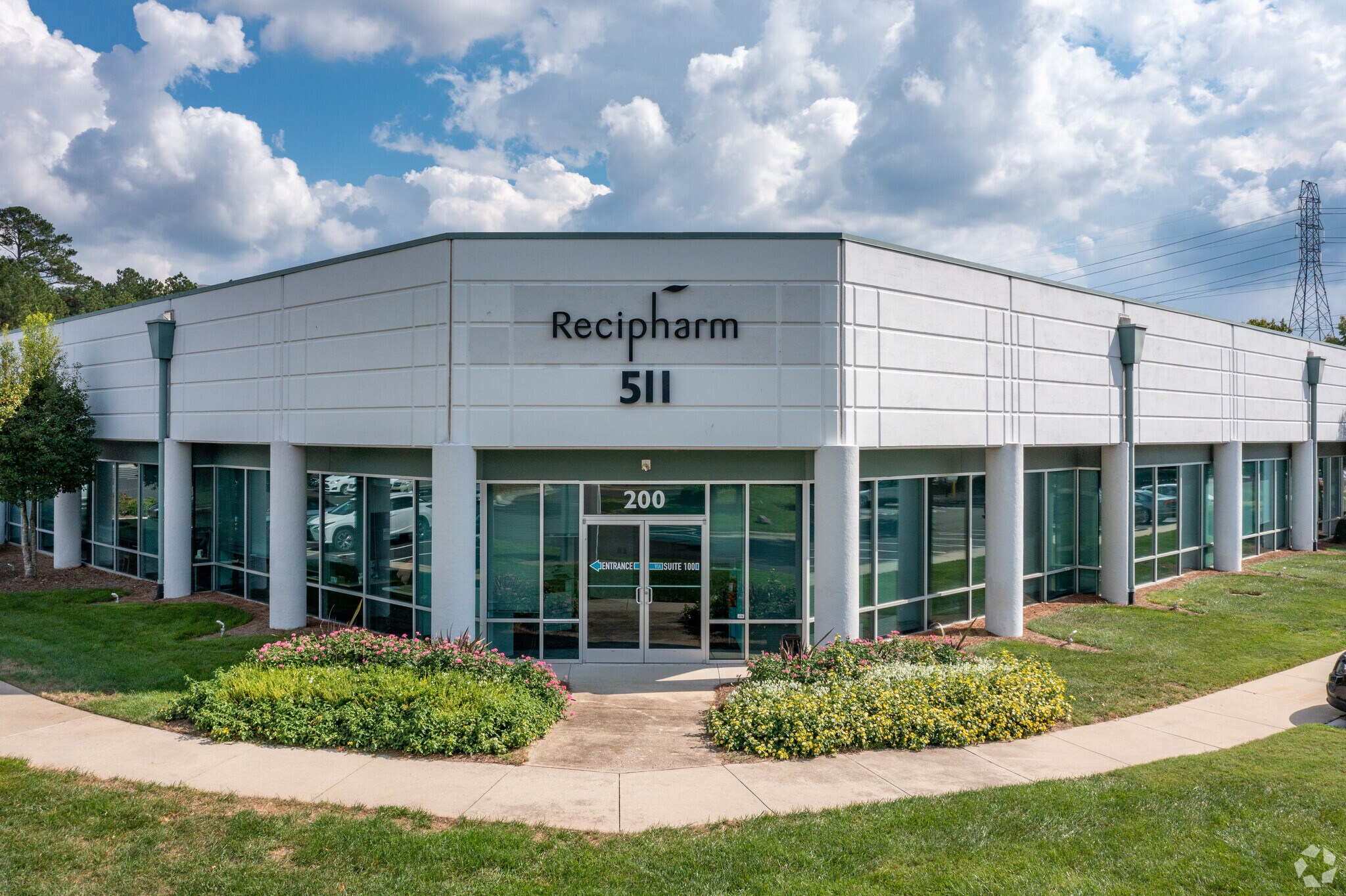 511 Davis Dr, Morrisville, NC à louer Photo principale– Image 1 sur 6