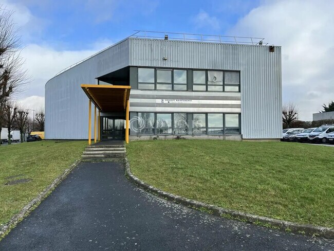 Plus de détails pour Local d'activités à louer