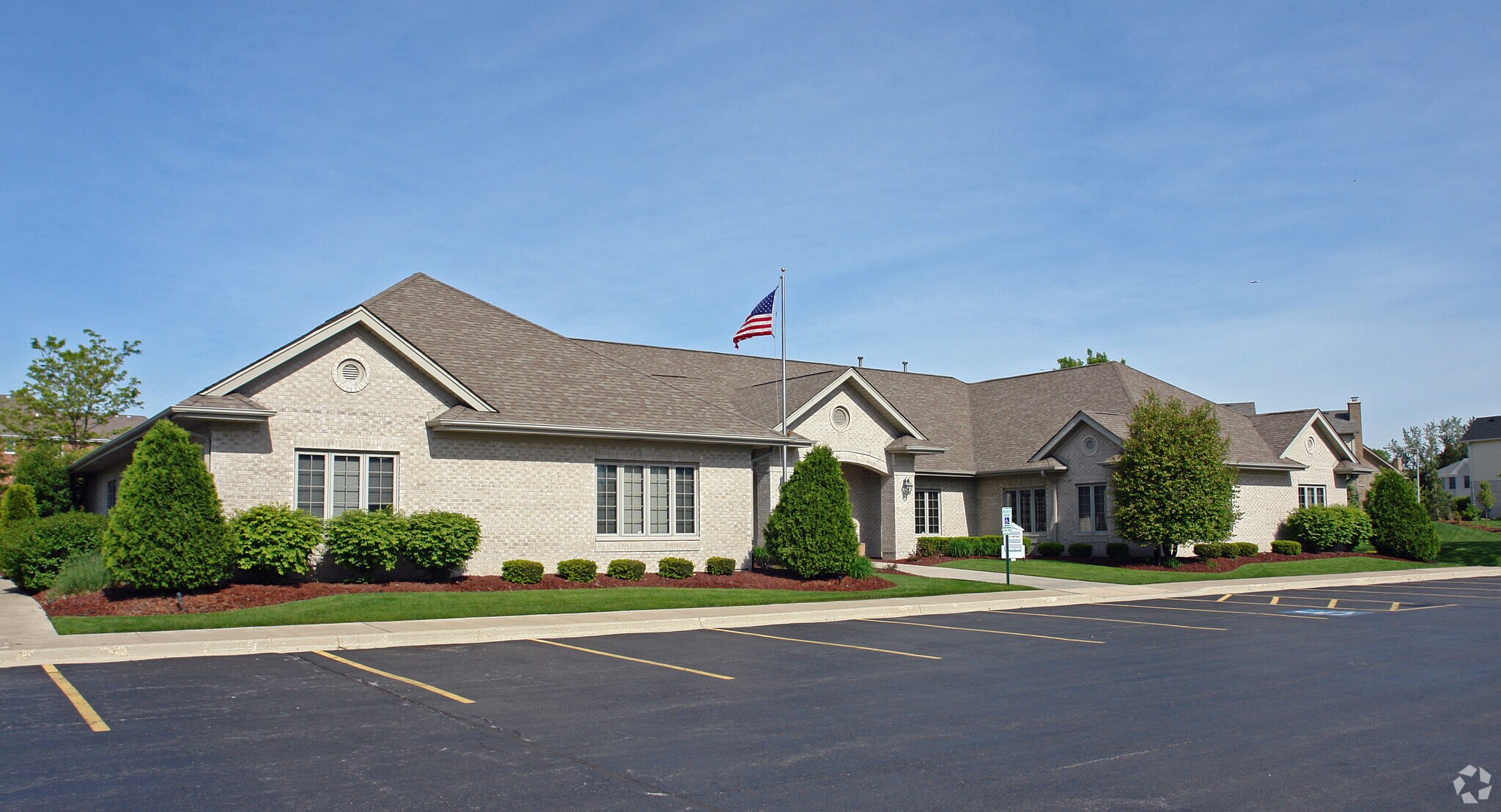 8140 S Cass Ave, Darien, IL à vendre Photo principale– Image 1 sur 17
