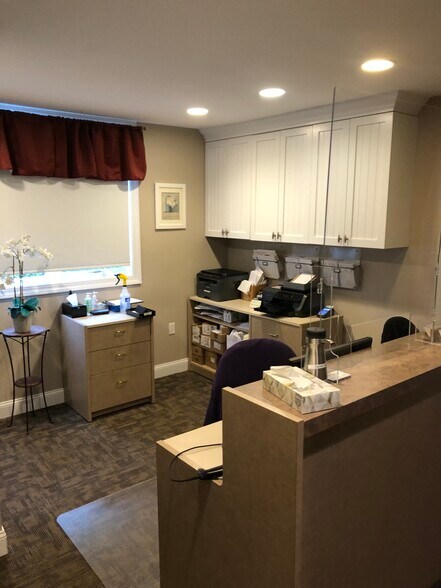 270 N Sea Rd, Southampton, NY à louer - Photo intérieure – Image 2 sur 4