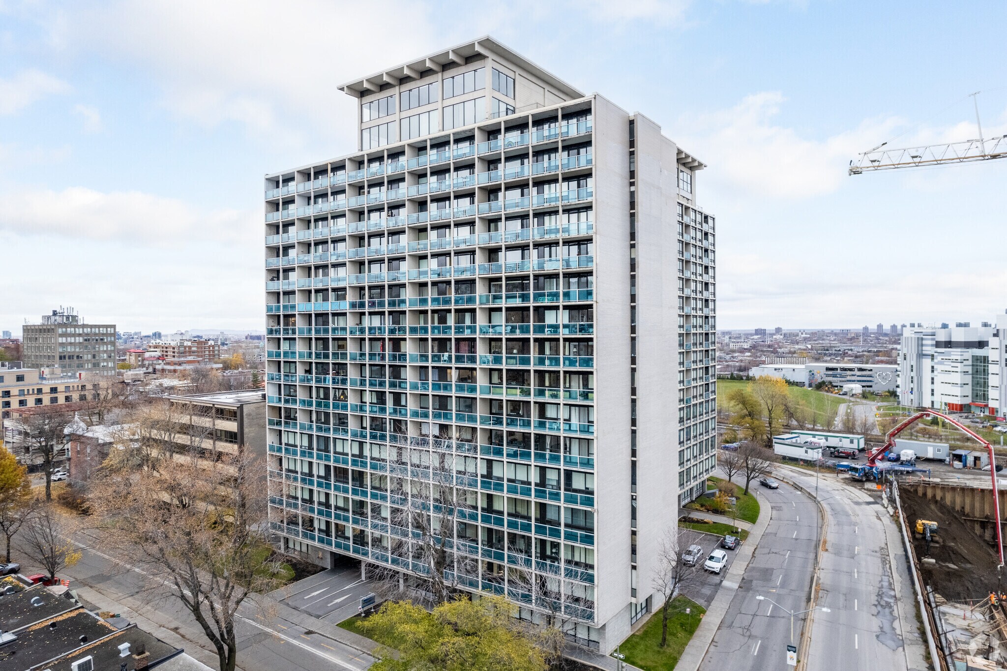 4998 Boul De Maisonneuve O, Westmount, QC à louer Photo de l’immeuble– Image 1 sur 12